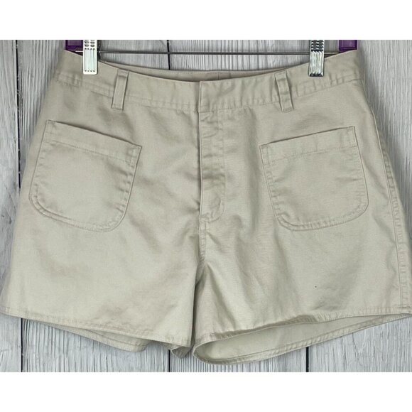 Old Navy Size 8 Khaki Shorts with Front Pockets That Look Like Back Pockets - Picture 2 of 8